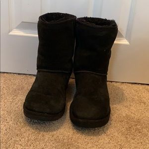 UGG Classic Short - Black - size 8